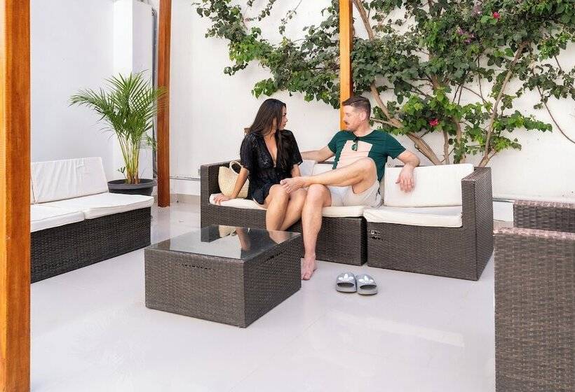 فندق Residencial Los Frayles