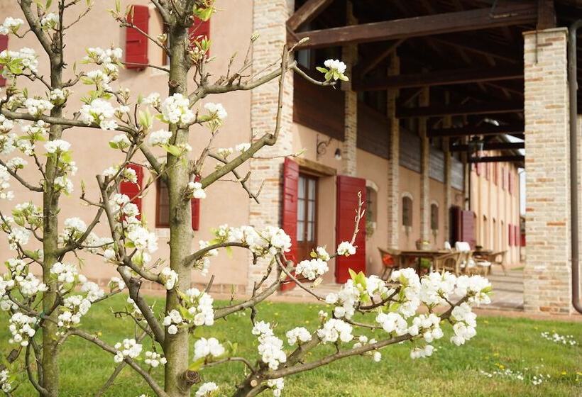 فندق ريفى Agriturismo Ca  Lealtà