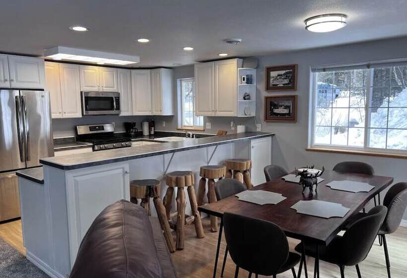 فندق Safari Lodge