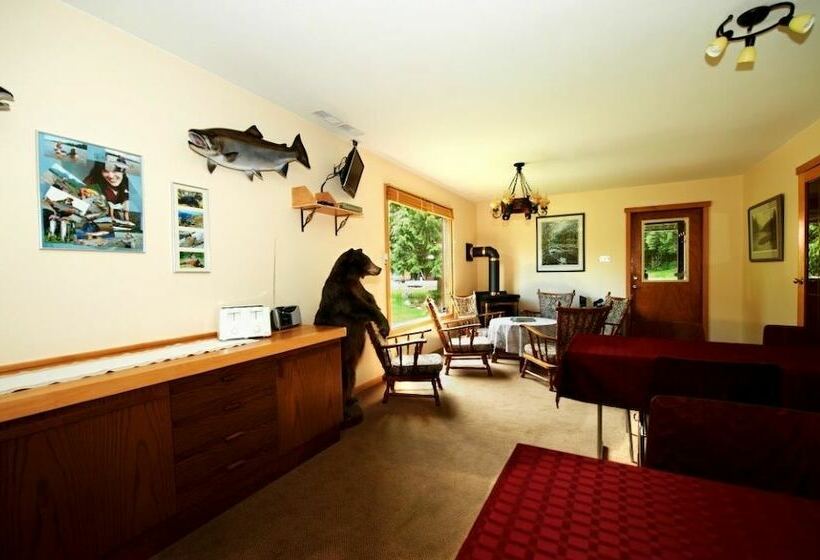 هتل Shames Country Lodge