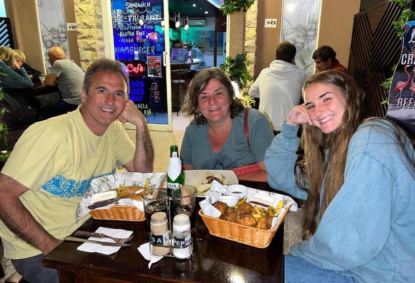 בית מלון כפרי Sun Island