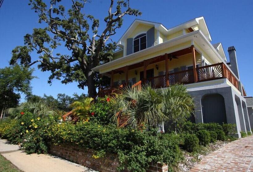 فندق The Almanett