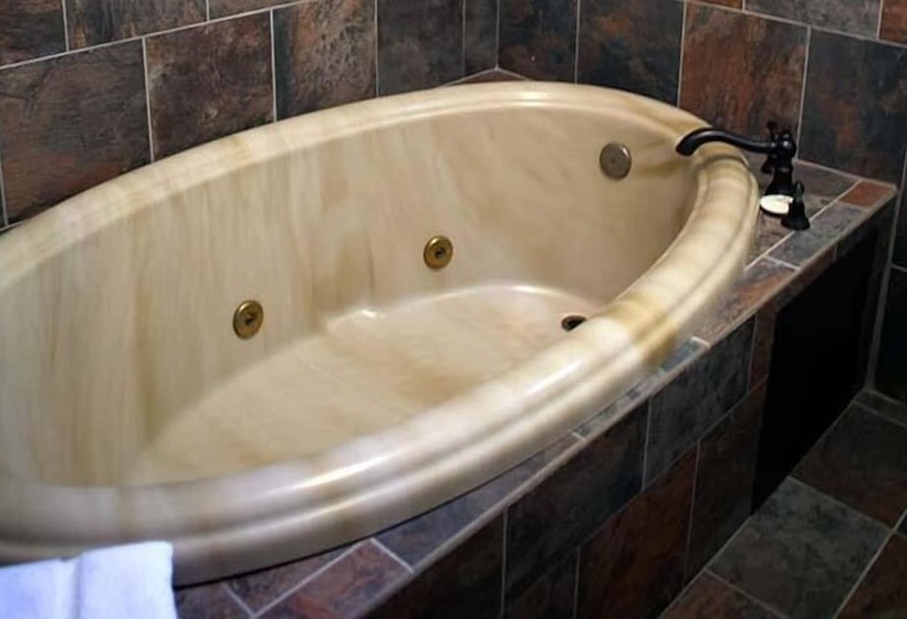 فندق Twin Lakes Camp Resort