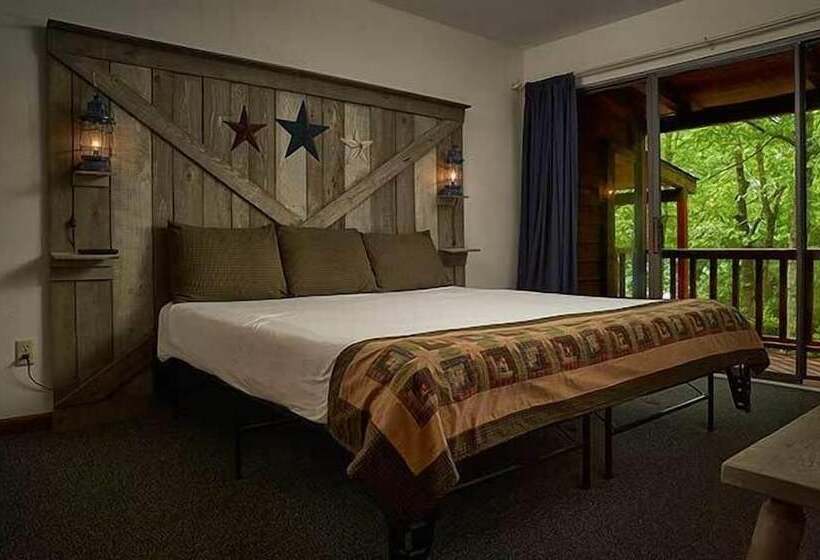 فندق Twin Lakes Camp Resort