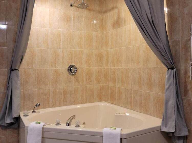 호텔 Woodland Inn Meadow Lake