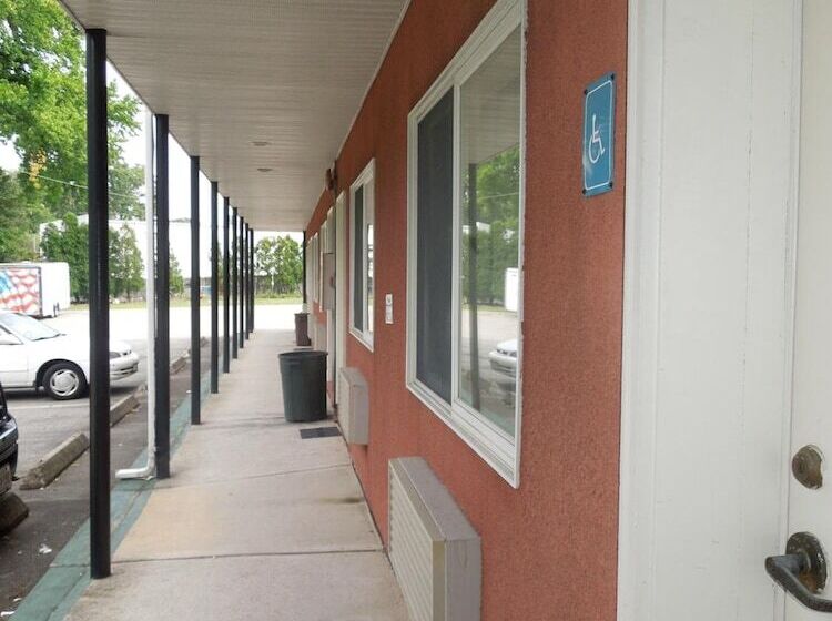 Lee's Motel