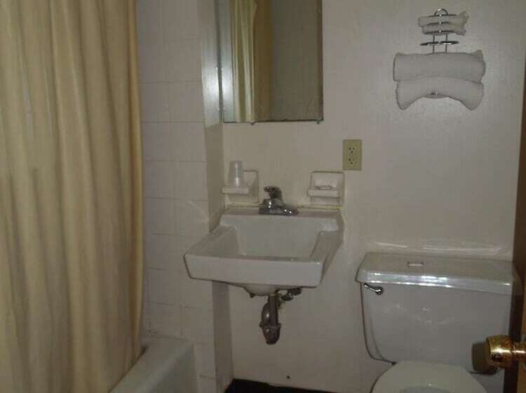 Lee's Motel