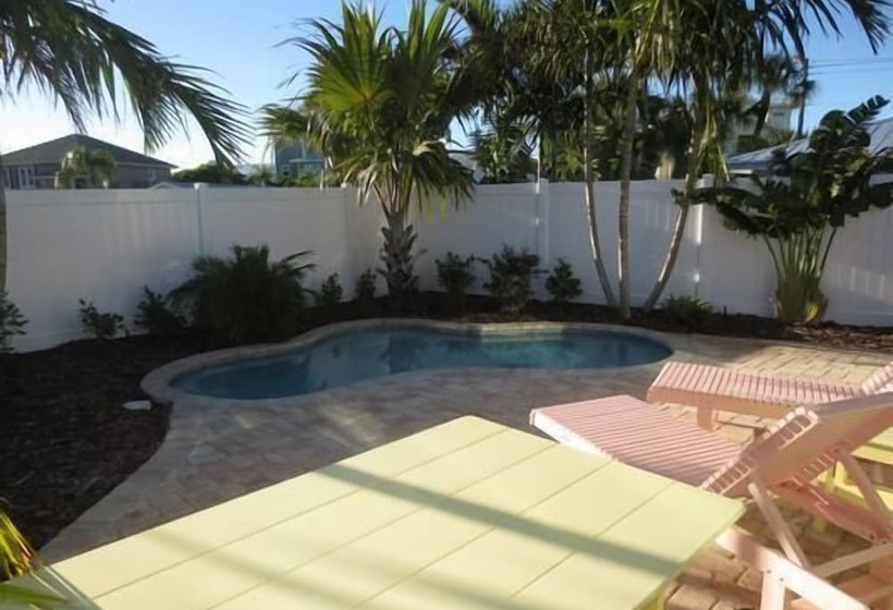 Lizzie Lu's Island Retreat