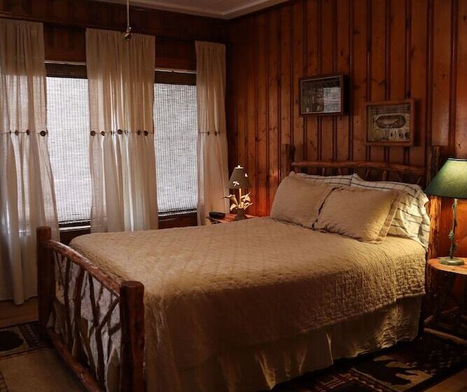 Moon River Cabins