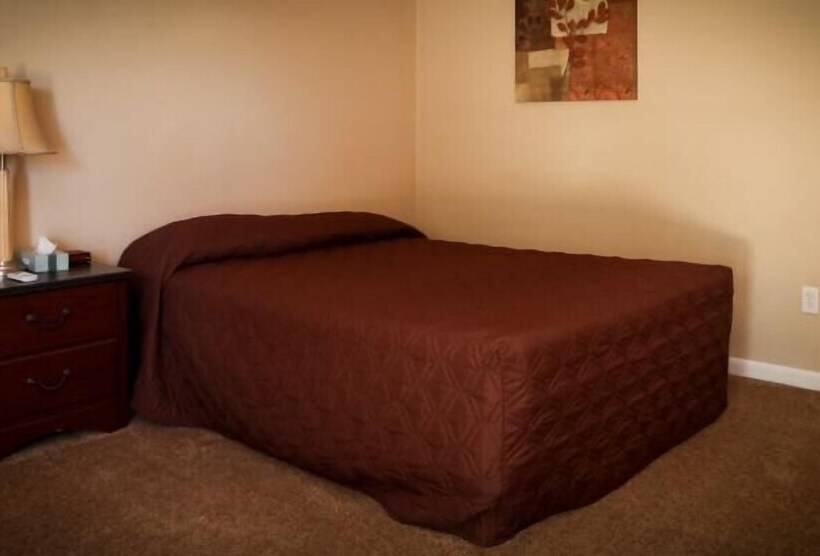 فندق على الطريق Cowboy Inn