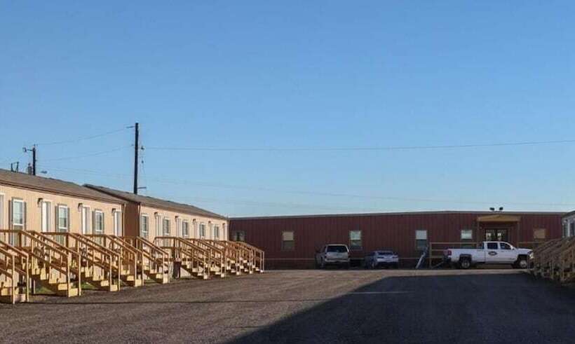 מוטל Cuero Oilfield Housing