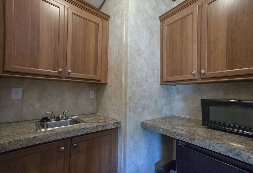 מוטל Cuero Oilfield Housing