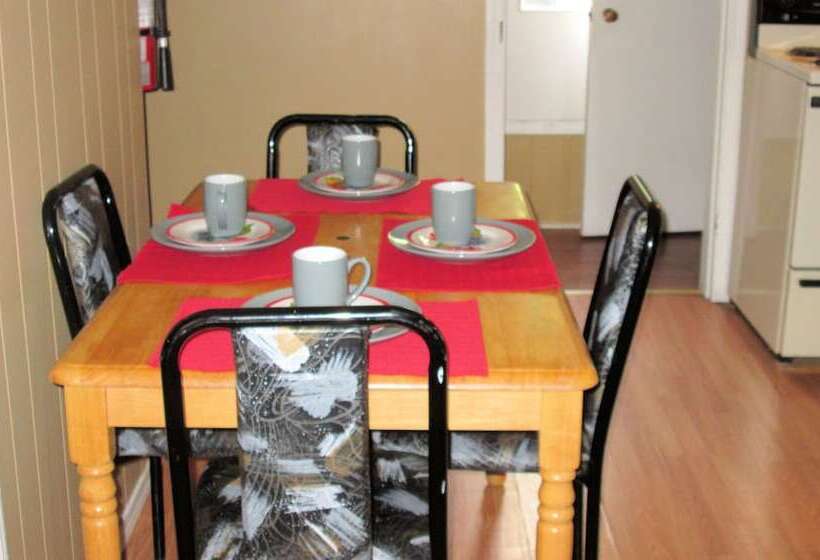 فندق على الطريق Edgewater Resorts   Edgewater Inn