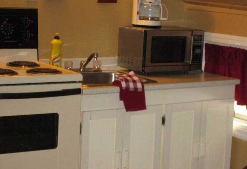 فندق على الطريق Edgewater Resorts   Edgewater Inn