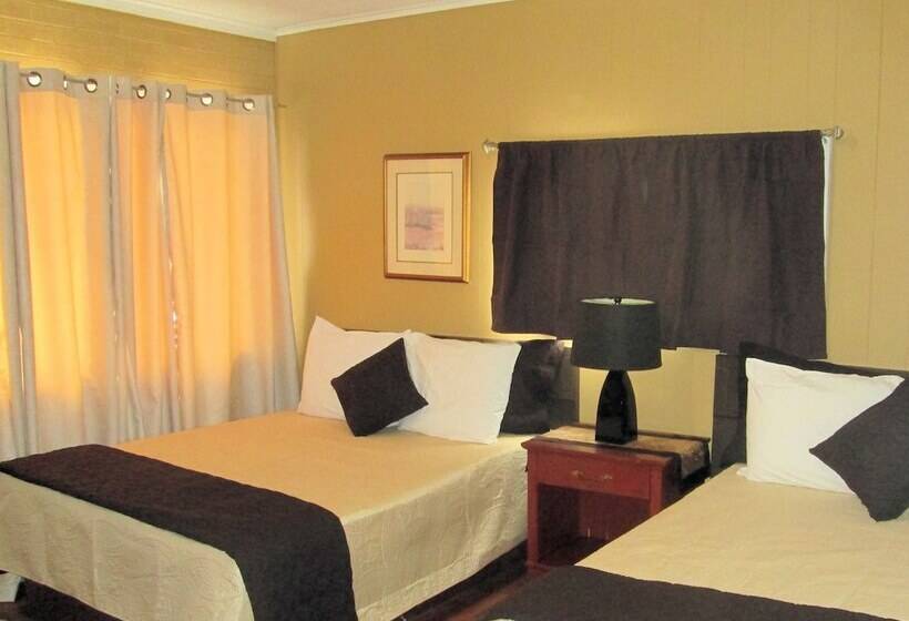 فندق على الطريق Edgewater Resorts   Edgewater Inn