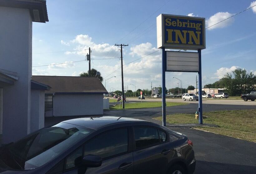 فندق على الطريق Sebring Inn