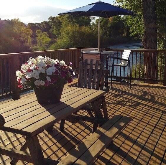 Мотель The Trail S End