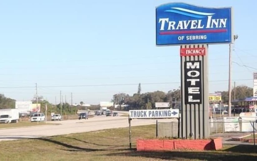 فندق على الطريق Travel Inn Of Sebring