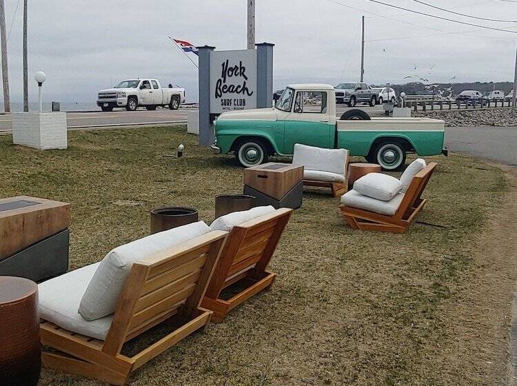 فندق على الطريق York Beach Surf Club