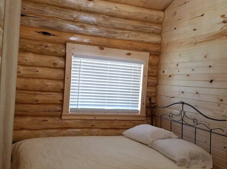 No Name City Luxury Cabins & Rv