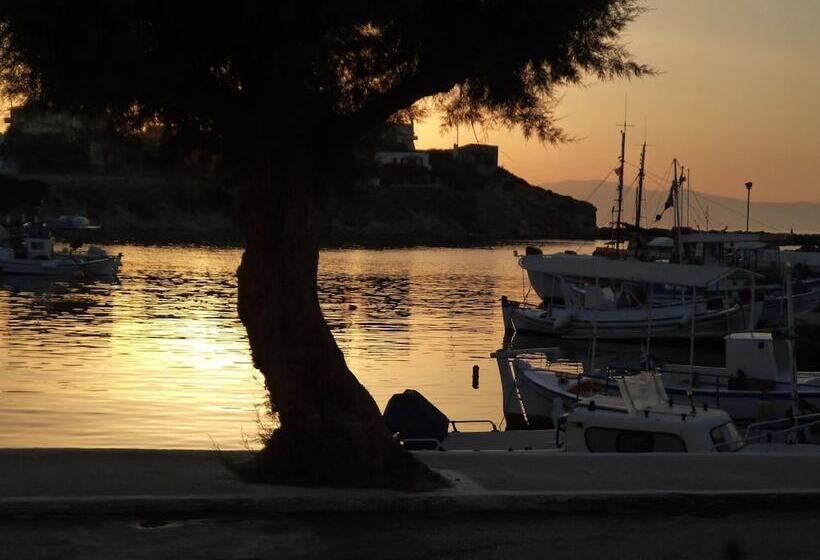 פנסיון Aethrio Studios