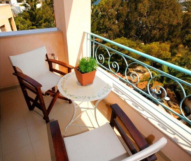 פנסיון Aethrio Studios