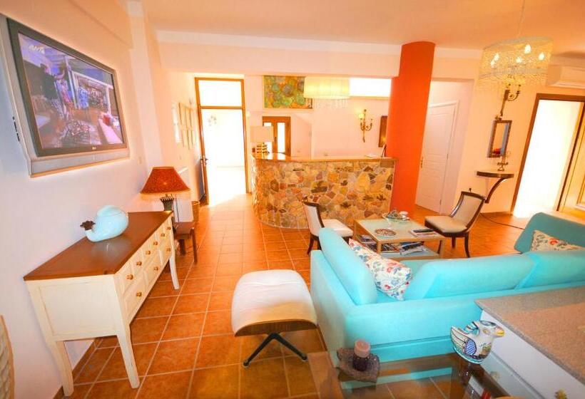 פנסיון Aethrio Studios