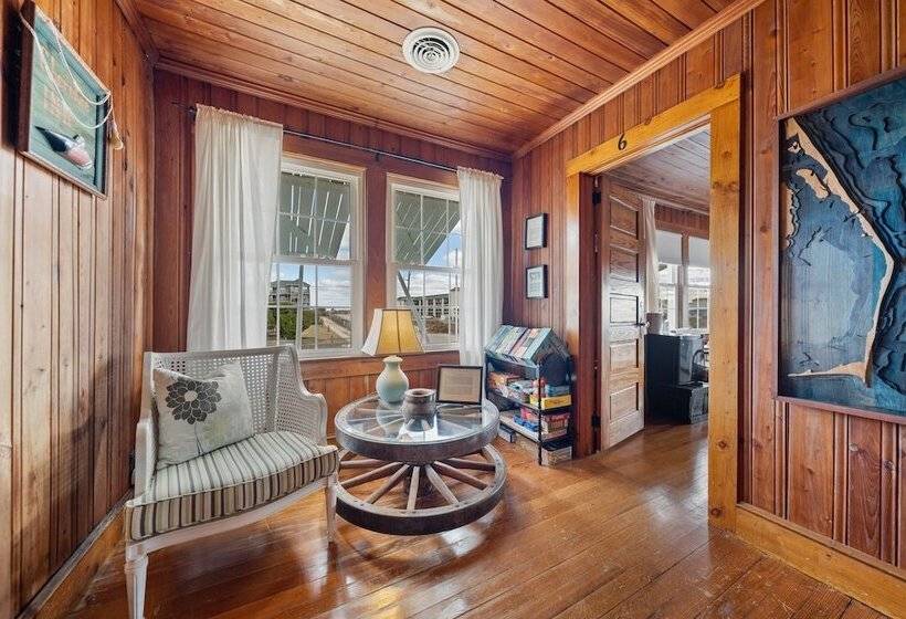 بنسيون Cypress House Inn