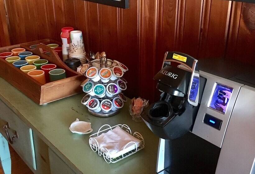 بنسيون Cypress House Inn