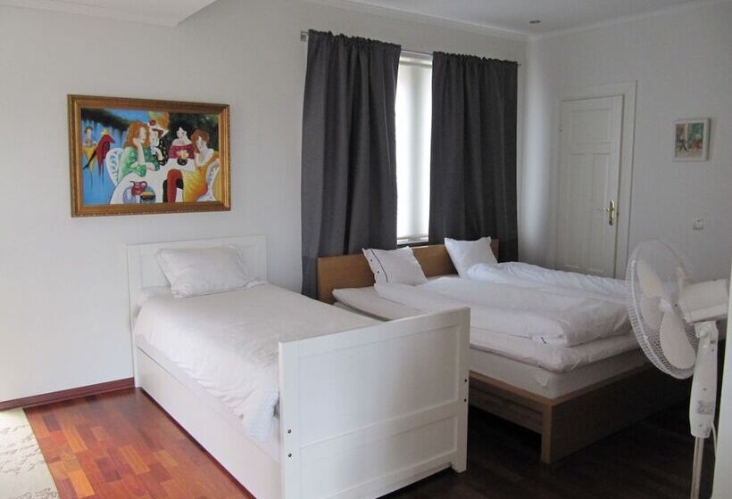 بنسيون Hills Cottage