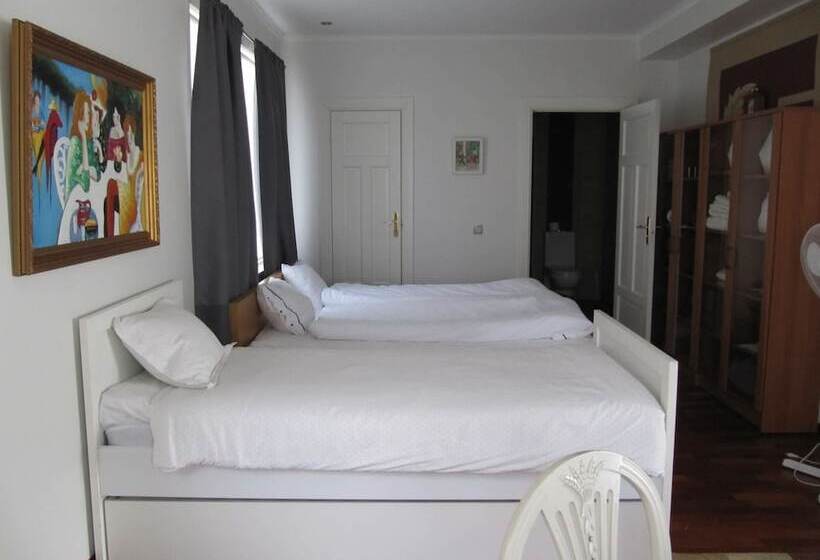 بنسيون Hills Cottage