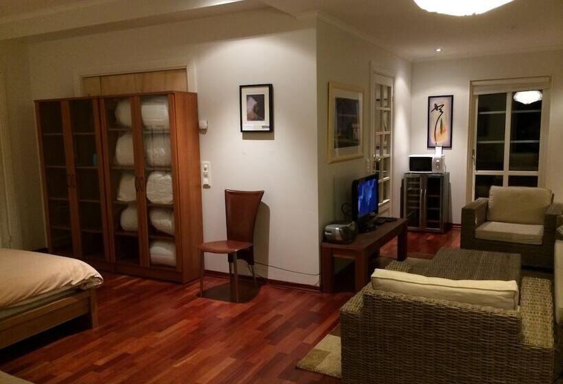 بنسيون Hills Cottage