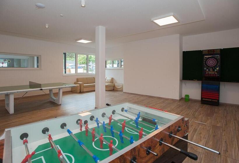 פנסיון Schluga Spa Apartments & Mobile Homes