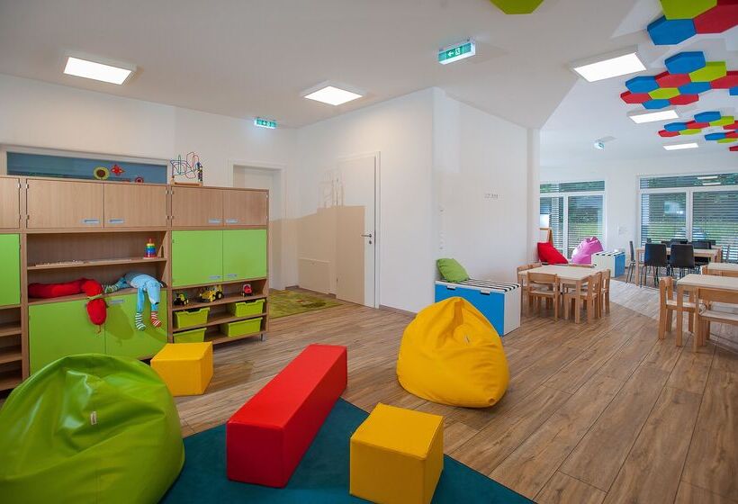 פנסיון Schluga Spa Apartments & Mobile Homes