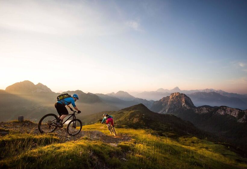 פנסיון Schluga Spa Apartments & Mobile Homes