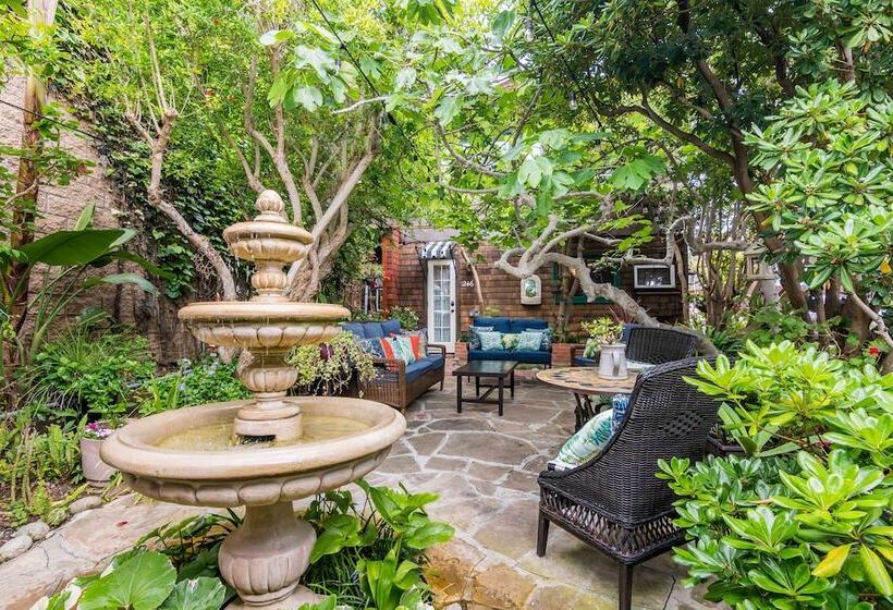 Redwood Hollow Cottages