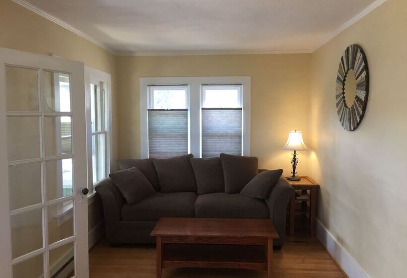 אתר נופש River Rock Cottages