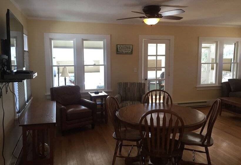 אתר נופש River Rock Cottages