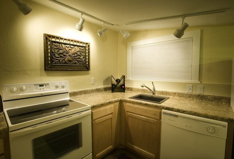 אתר נופש River Rock Cottages