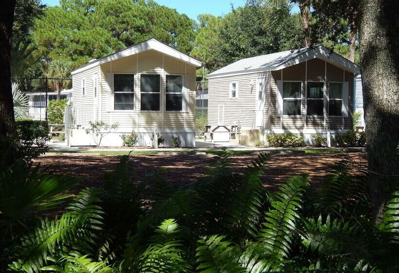 Road Runner Travel Resort   Caravan Park