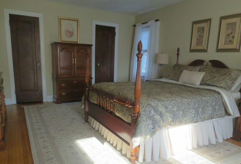 Robinsong Bed And Breakfast