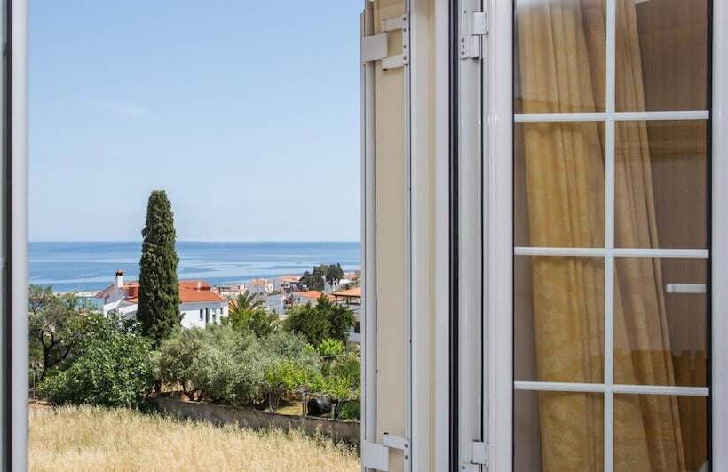 Malvasia Corner Studios