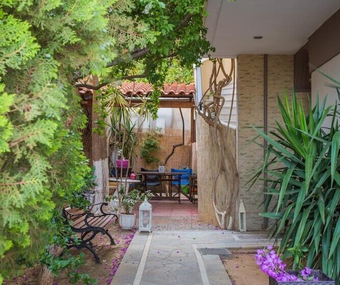 Malvasia Corner Studios