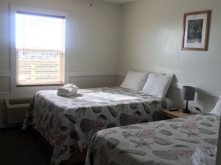 Seaview Pier And Motel