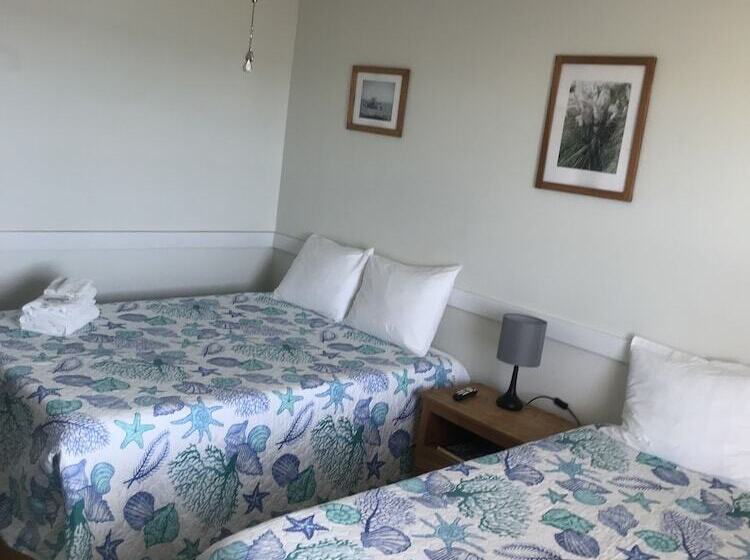 Seaview Pier And Motel