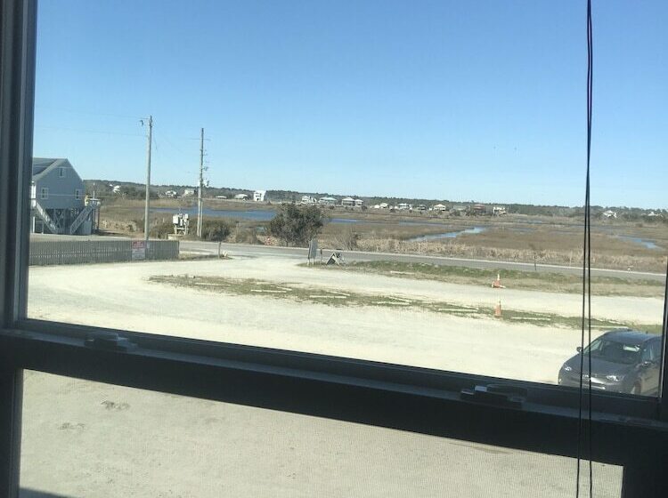 Seaview Pier And Motel