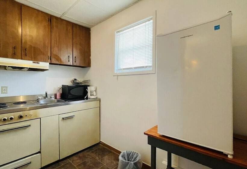 Summerside Motel &cottages