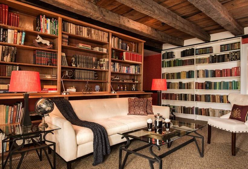 The Lincoln Inn & Restaurant At The Covered Bridge