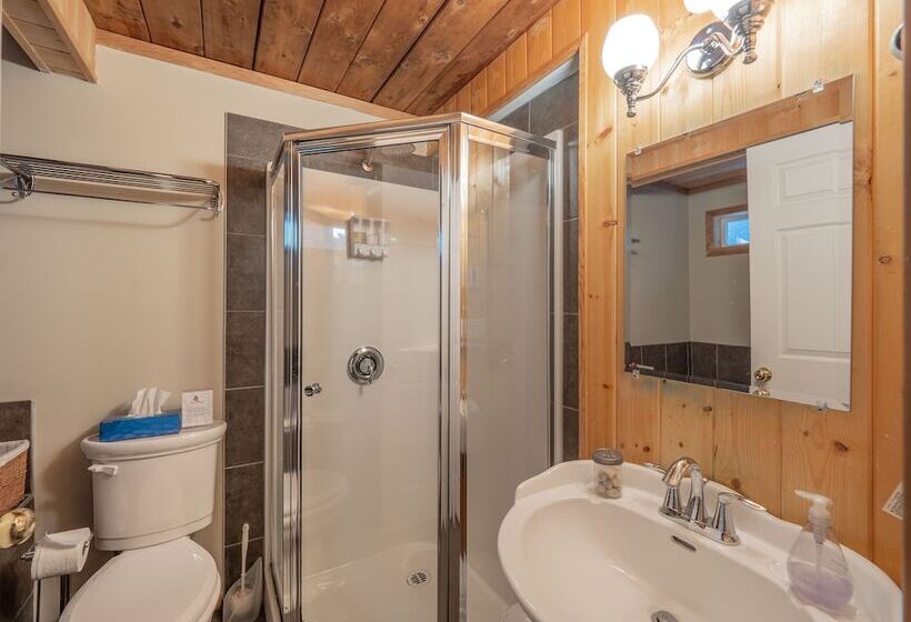 The Tree House Cottage