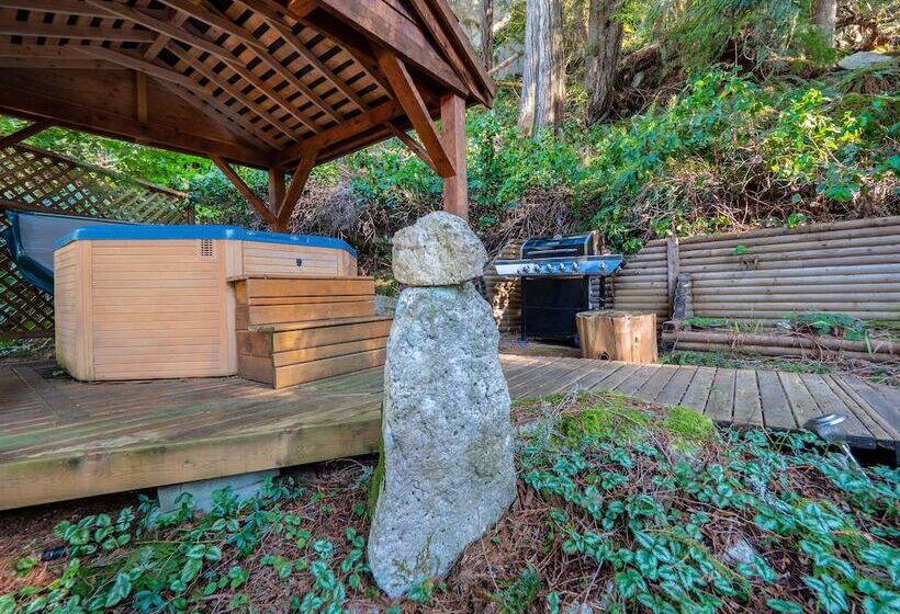 The Tree House Cottage